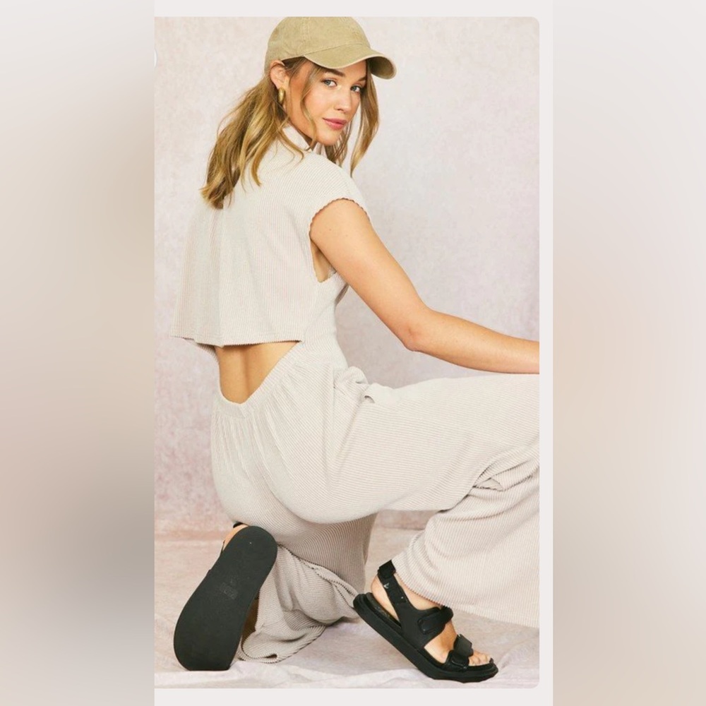 NWT Ribbed Cutout Jumpsuit. Size Small.